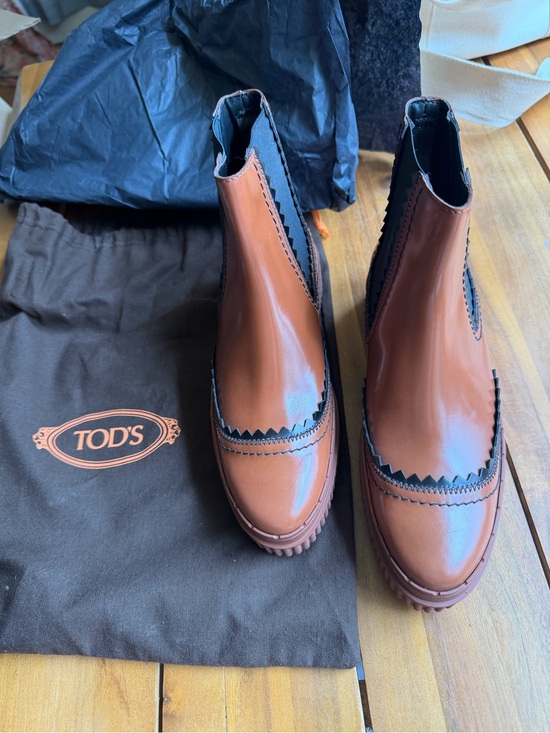 Tod's Shoes - Tod's Women's Chestnut Brown Patent Leather Chelsea Booties